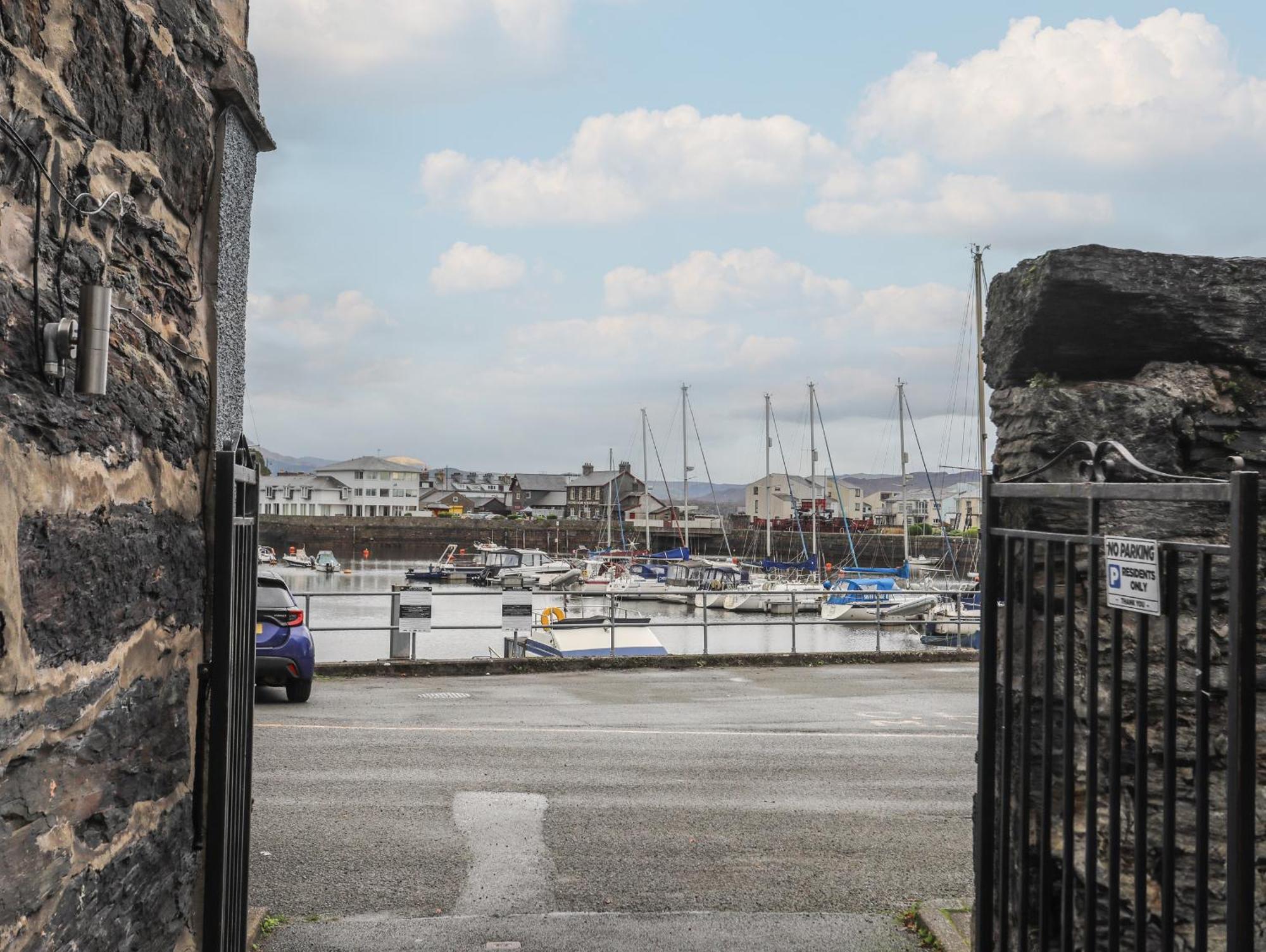 Cornhill Courtyard Apartamento Porthmadog Exterior foto